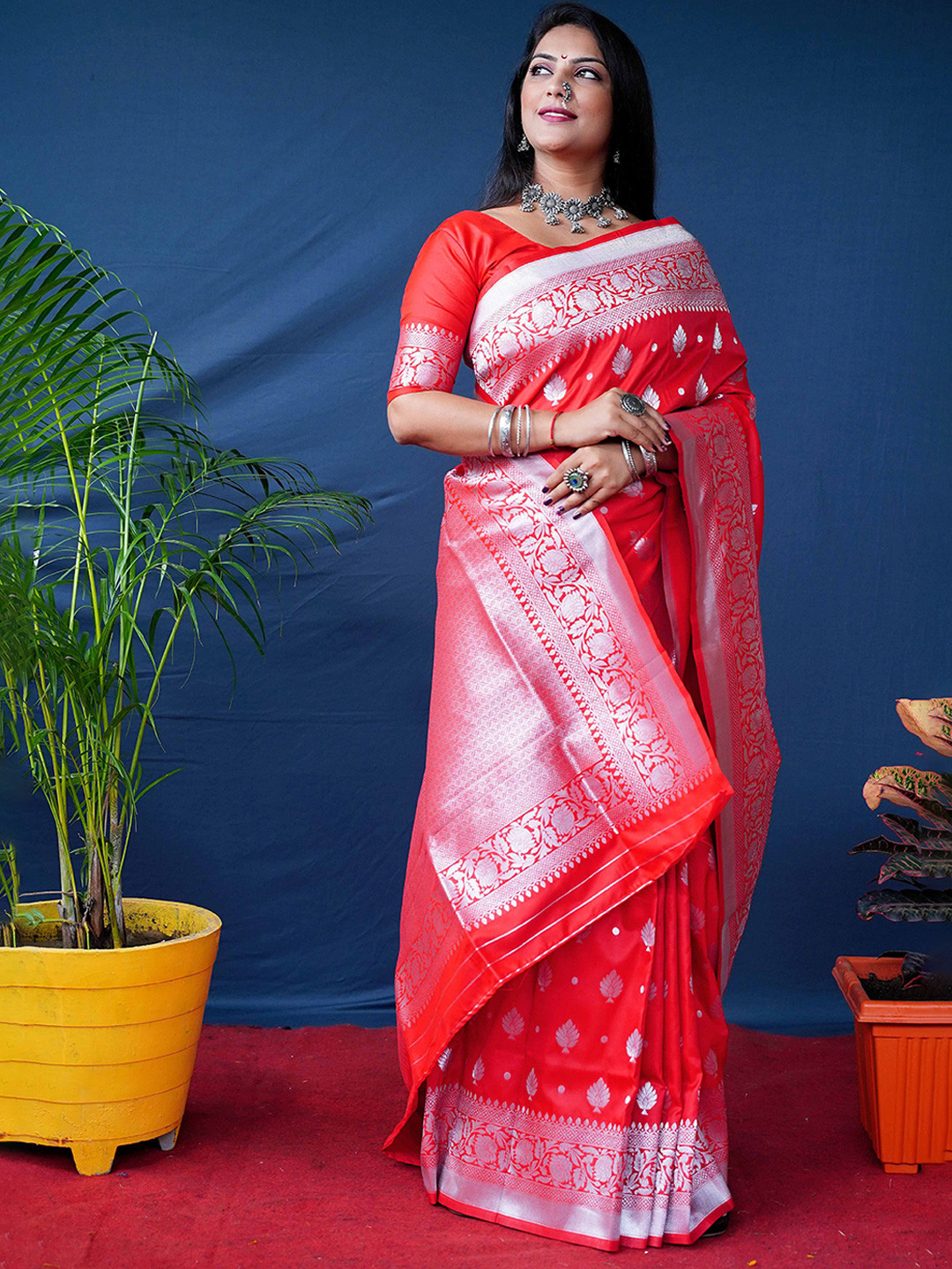 

Mitera Ethnic Motifs Zari Kanjeevaram Saree, Red