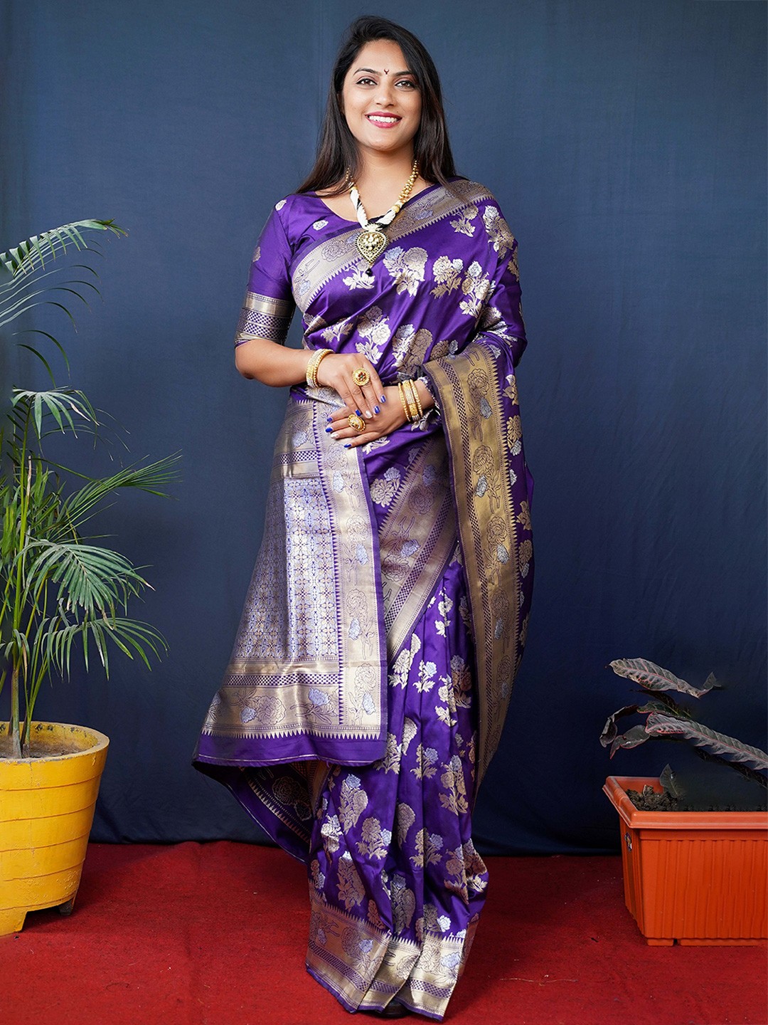 

Mitera Woven Design Zari Banarasi Saree, Purple