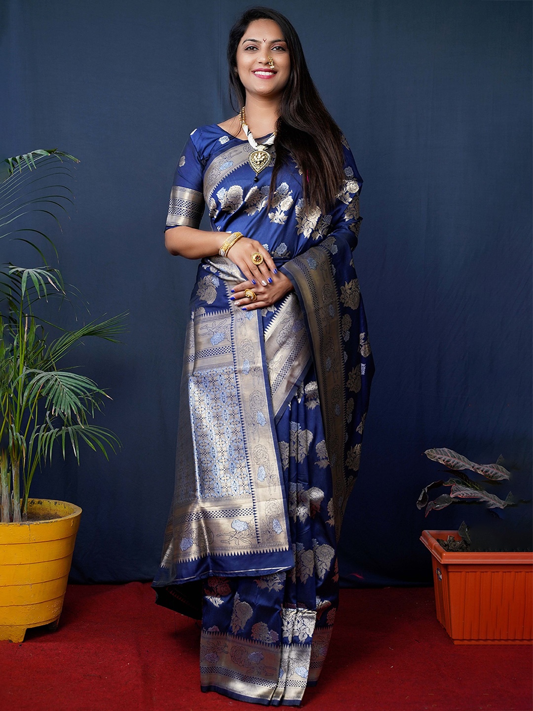 

Mitera Ethnic Motifs Zari Banarasi Saree, Blue