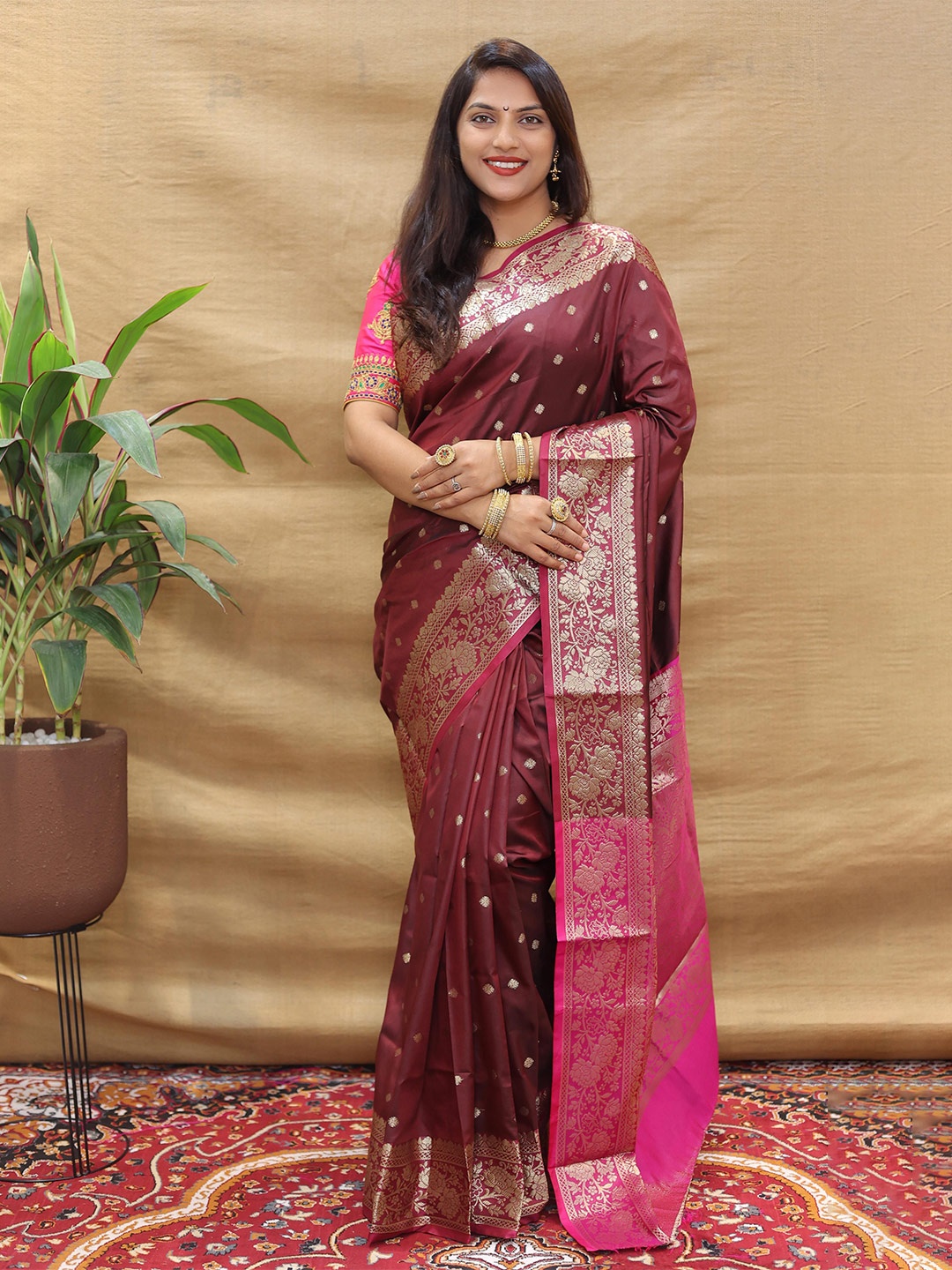 

Mitera Polka Dot Zari Banarasi Saree, Maroon