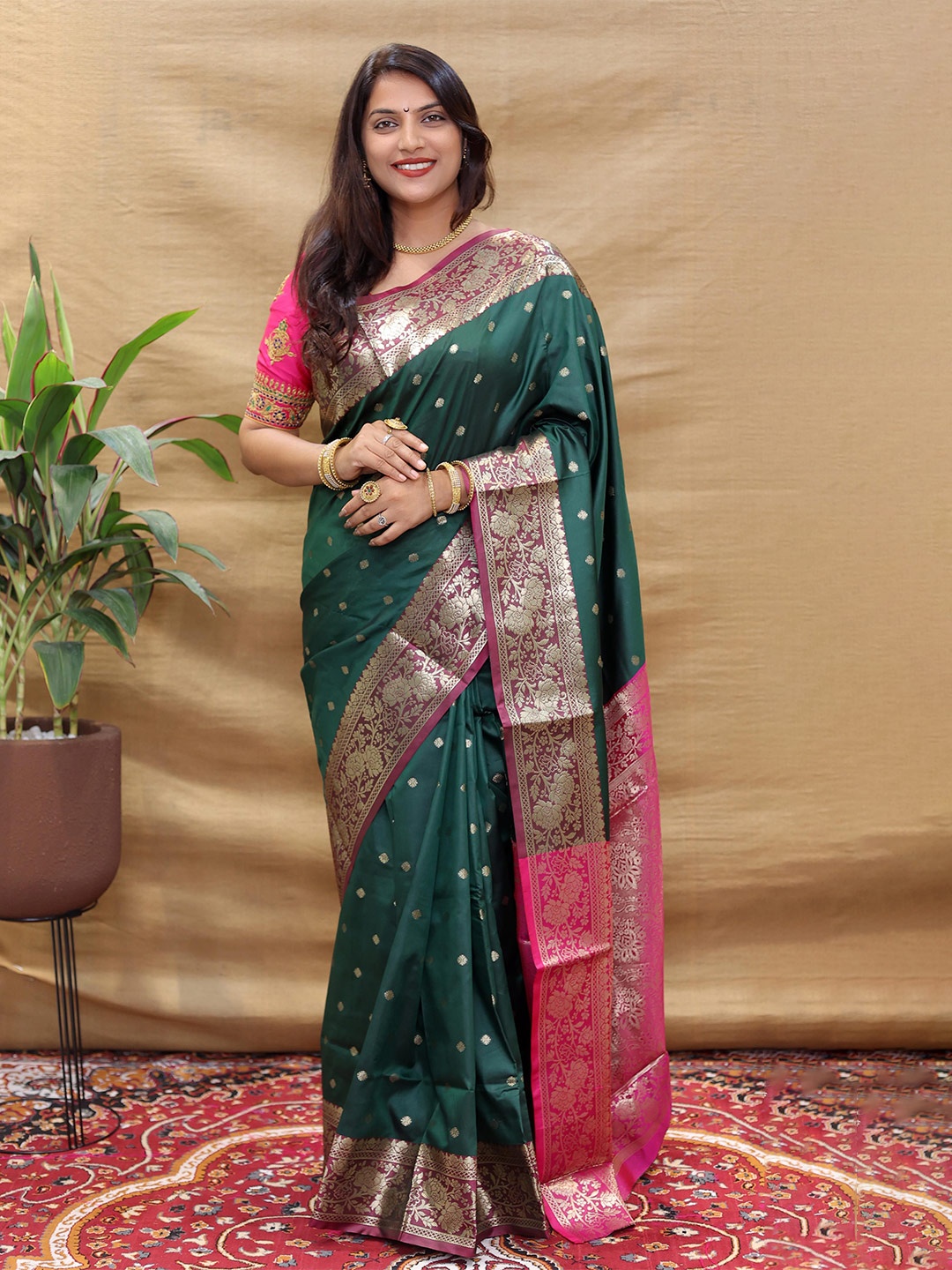 

Mitera Polka Dot Zari Banarasi Saree, Green