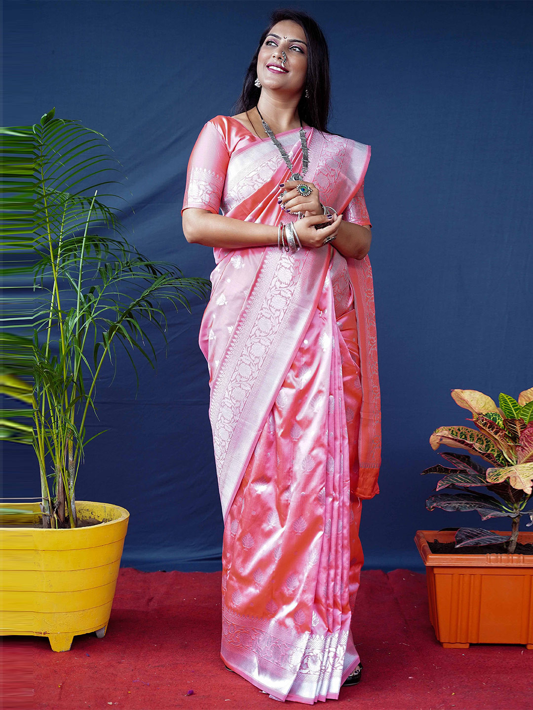 

Mitera Woven Design Zari Kanjeevaram Saree, Peach