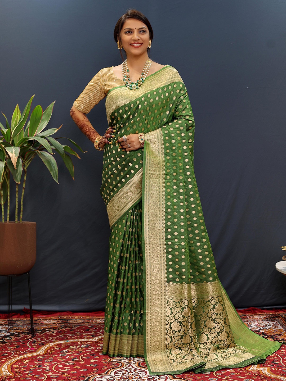 

Mitera Woven Design Zari Banarasi Saree, Green