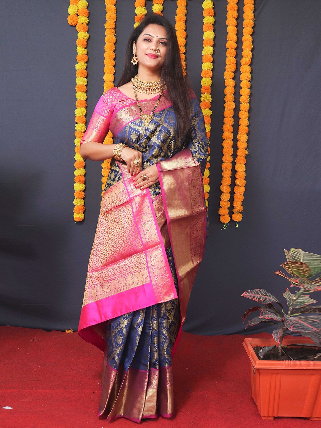 

Mitera Ethnic Motifs Zari Kanjeevaram Saree, Navy blue