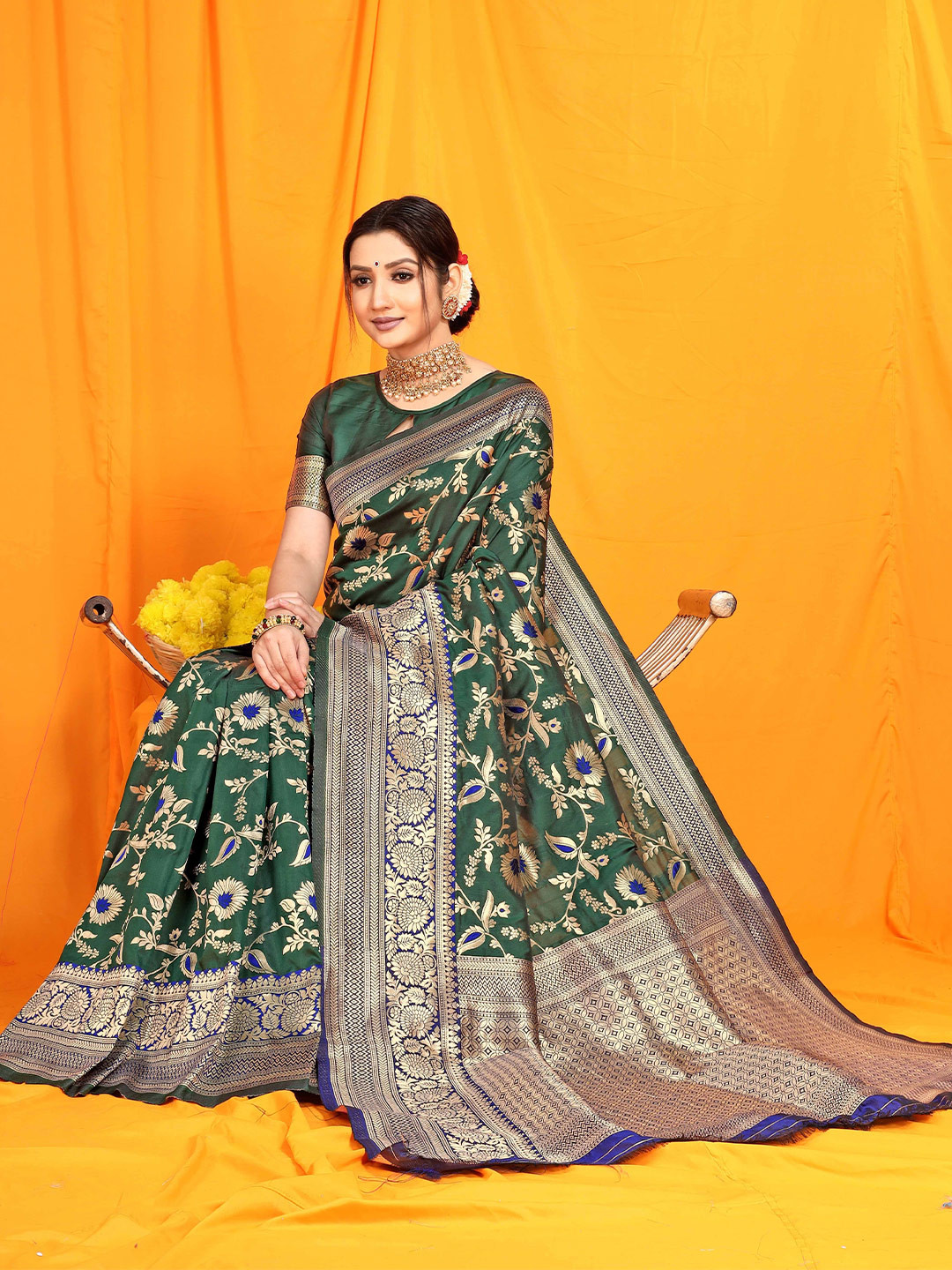 

Mitera Ethnic Motifs Zari Banarasi Saree, Green