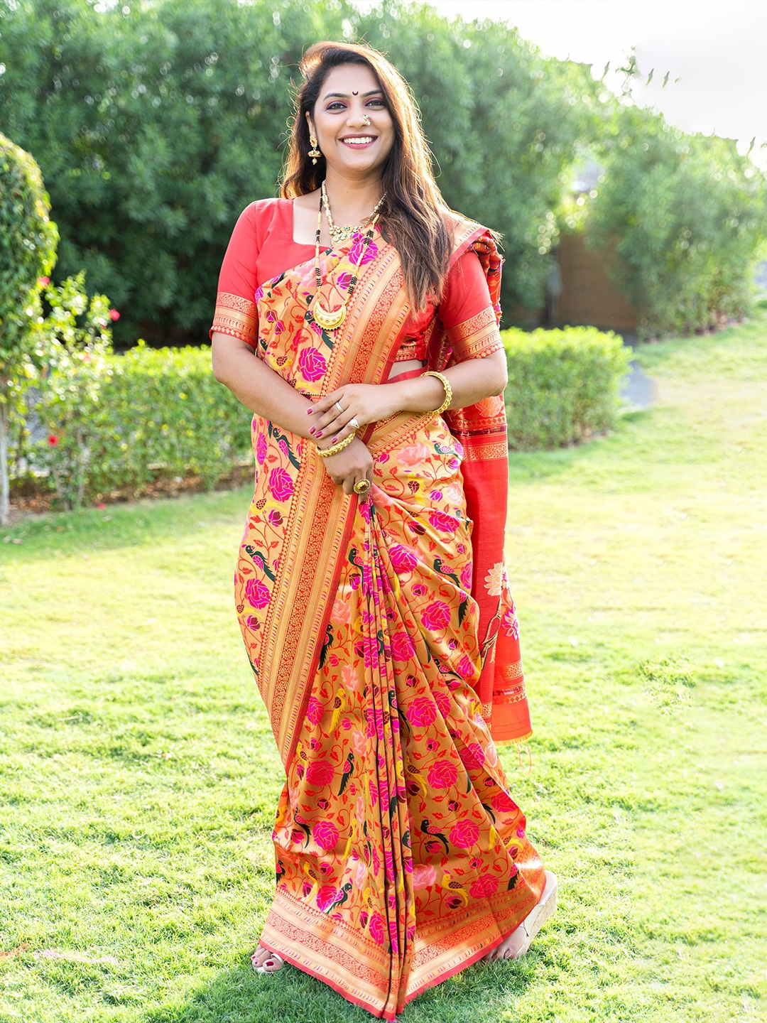 

Mitera Ethnic Motifs Zari Banarasi Saree, Red