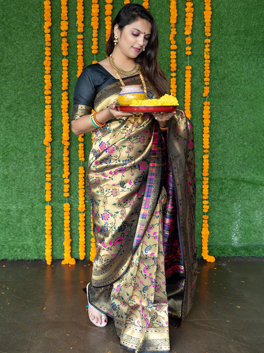 

Mitera Woven Design Zari Banarasi Saree, Black