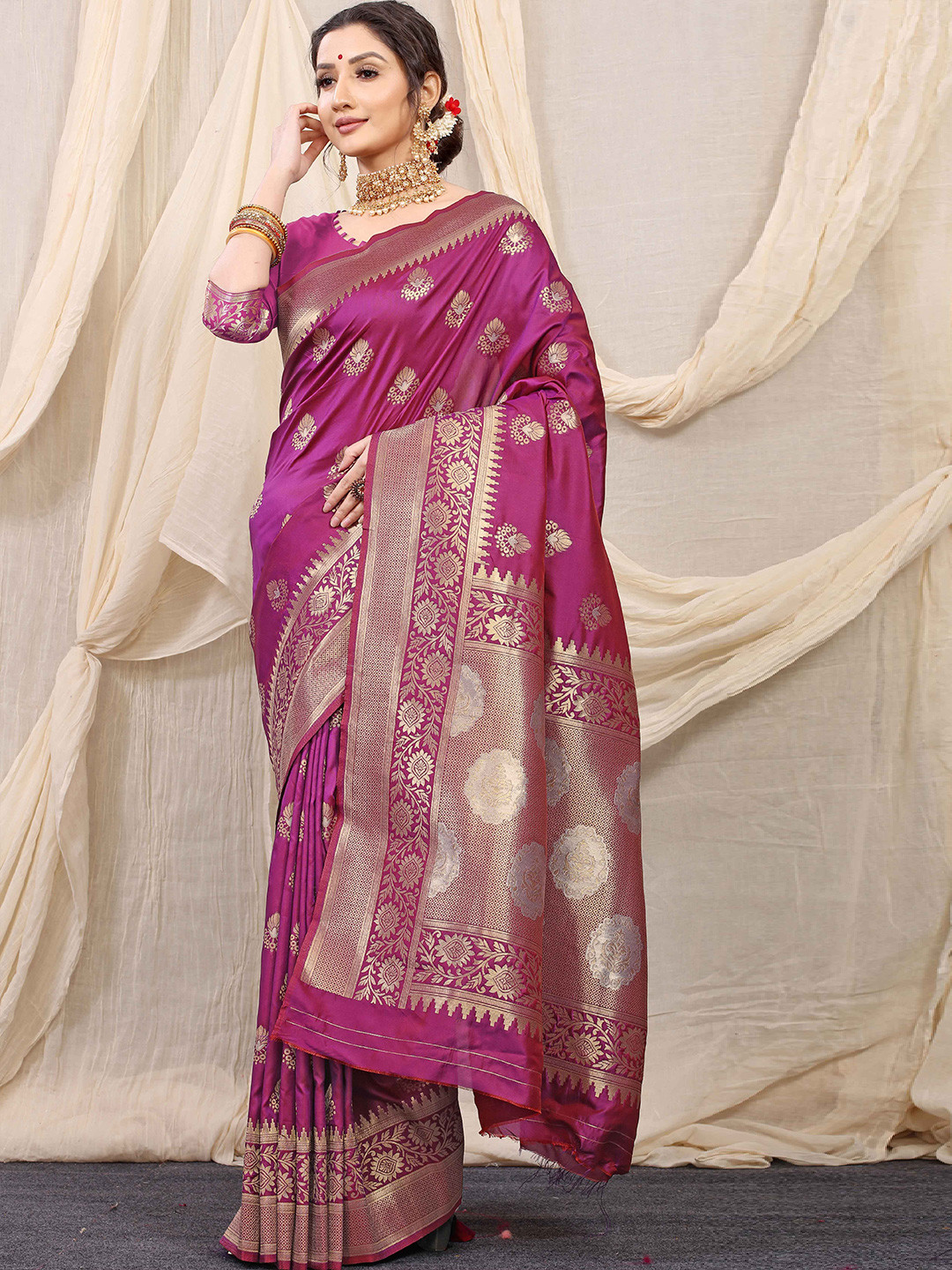 

Mitera Ethnic Motifs Zari Kanjeevaram Saree, Magenta