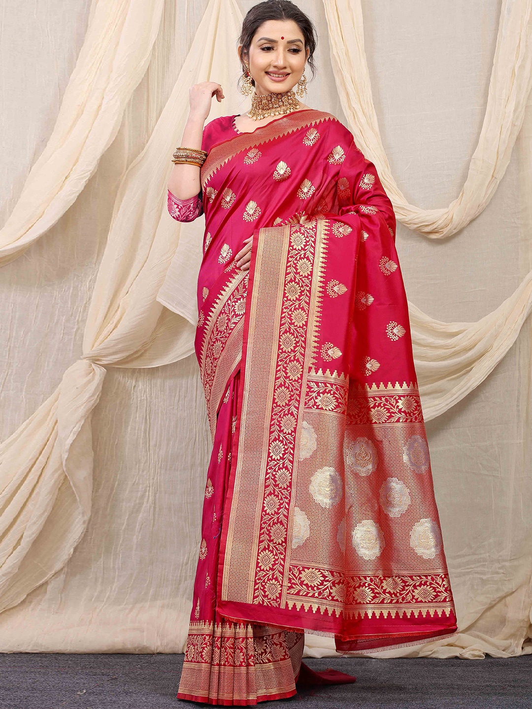 

Mitera Woven Design Zari Kanjeevaram Saree, Maroon