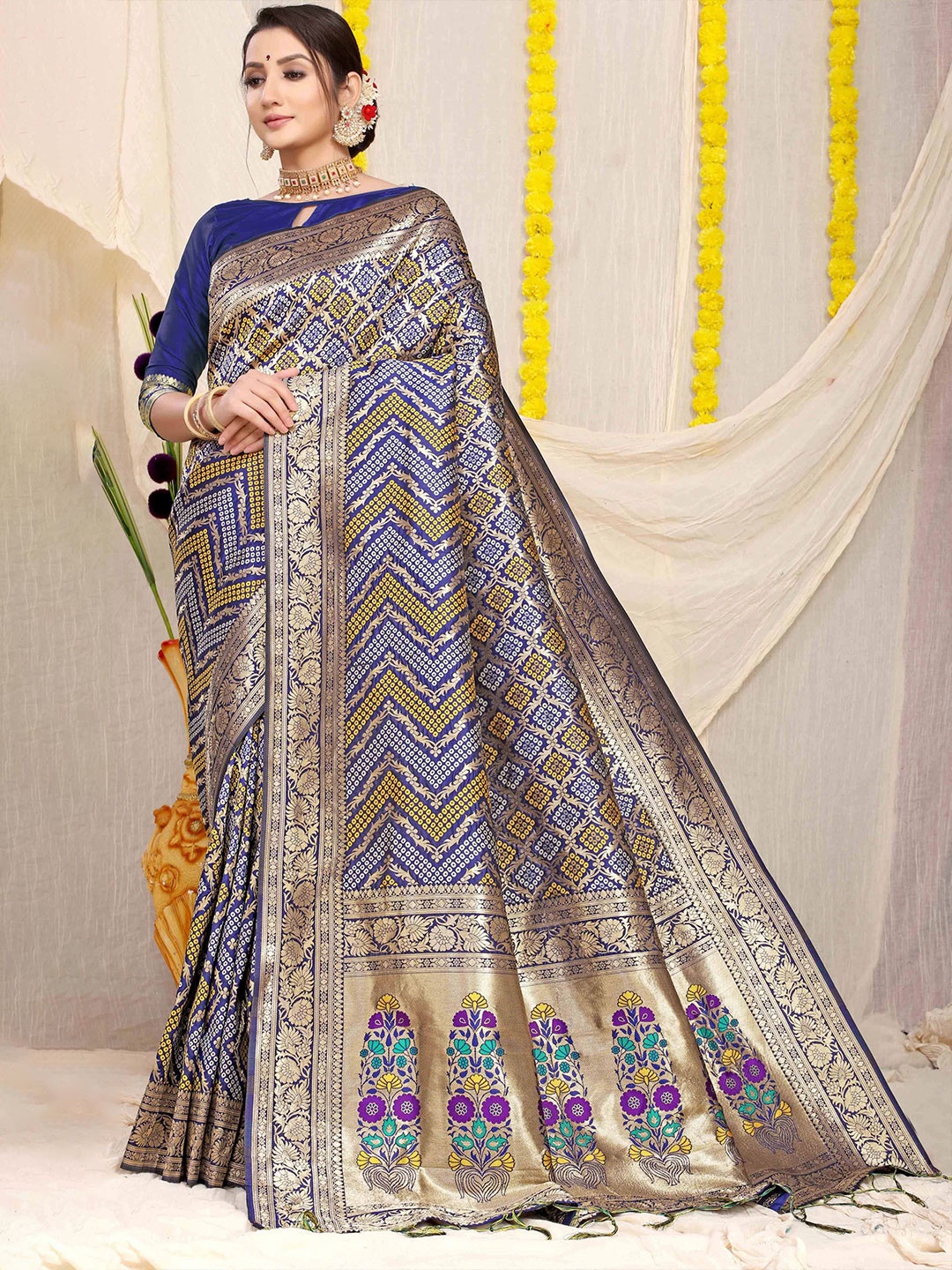 

Mitera Ethnic Motifs Zari Saree, Navy blue