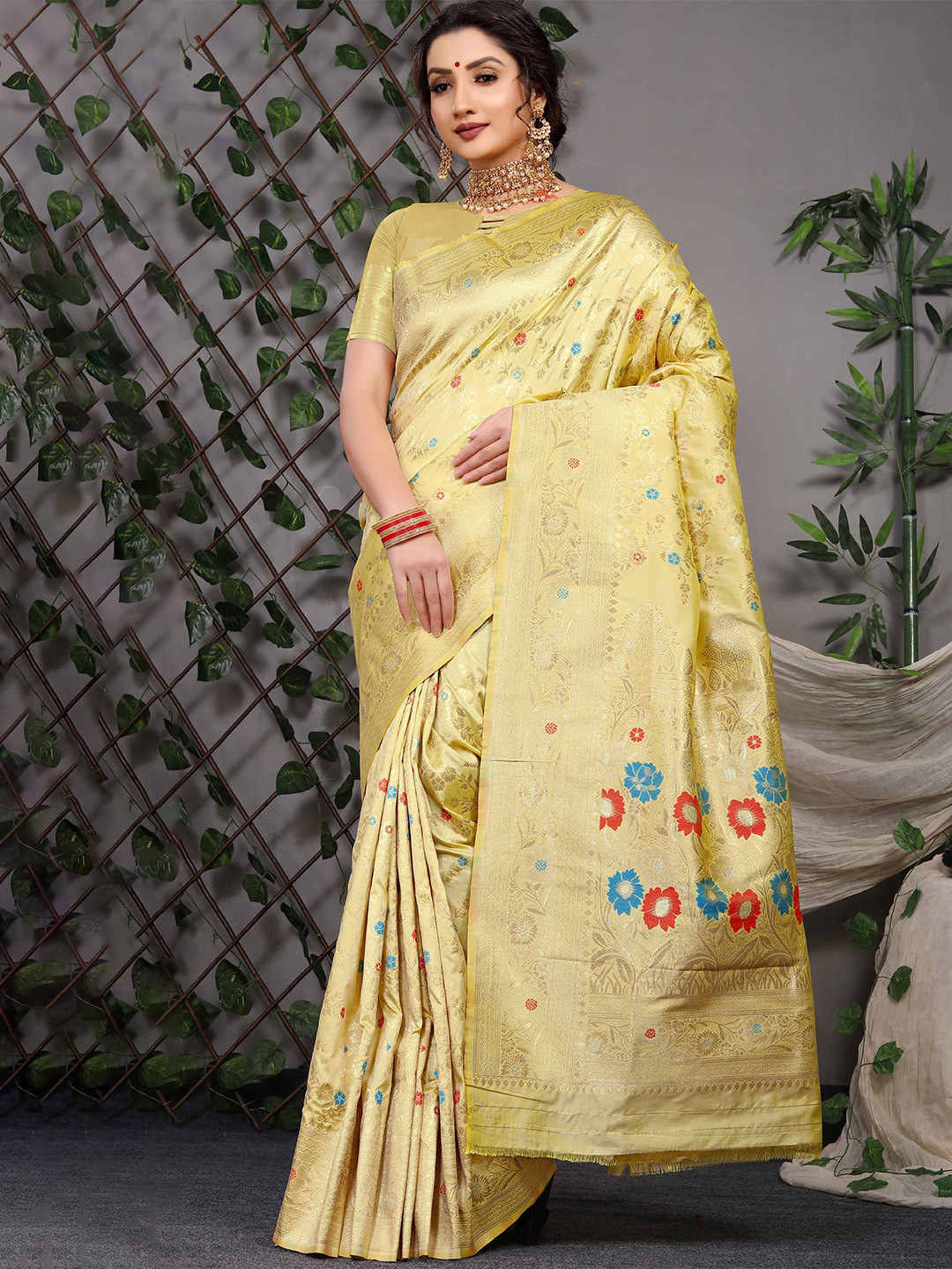 

Mitera Ethnic Motifs Zari Banarasi Saree, Yellow