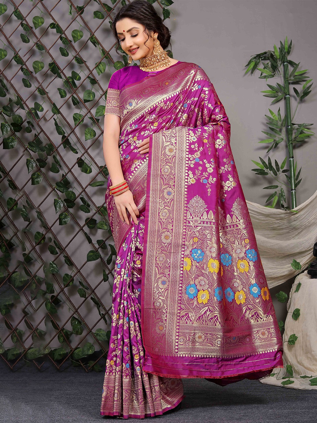 

Mitera Ethnic Motifs Zari Banarasi Saree, Purple