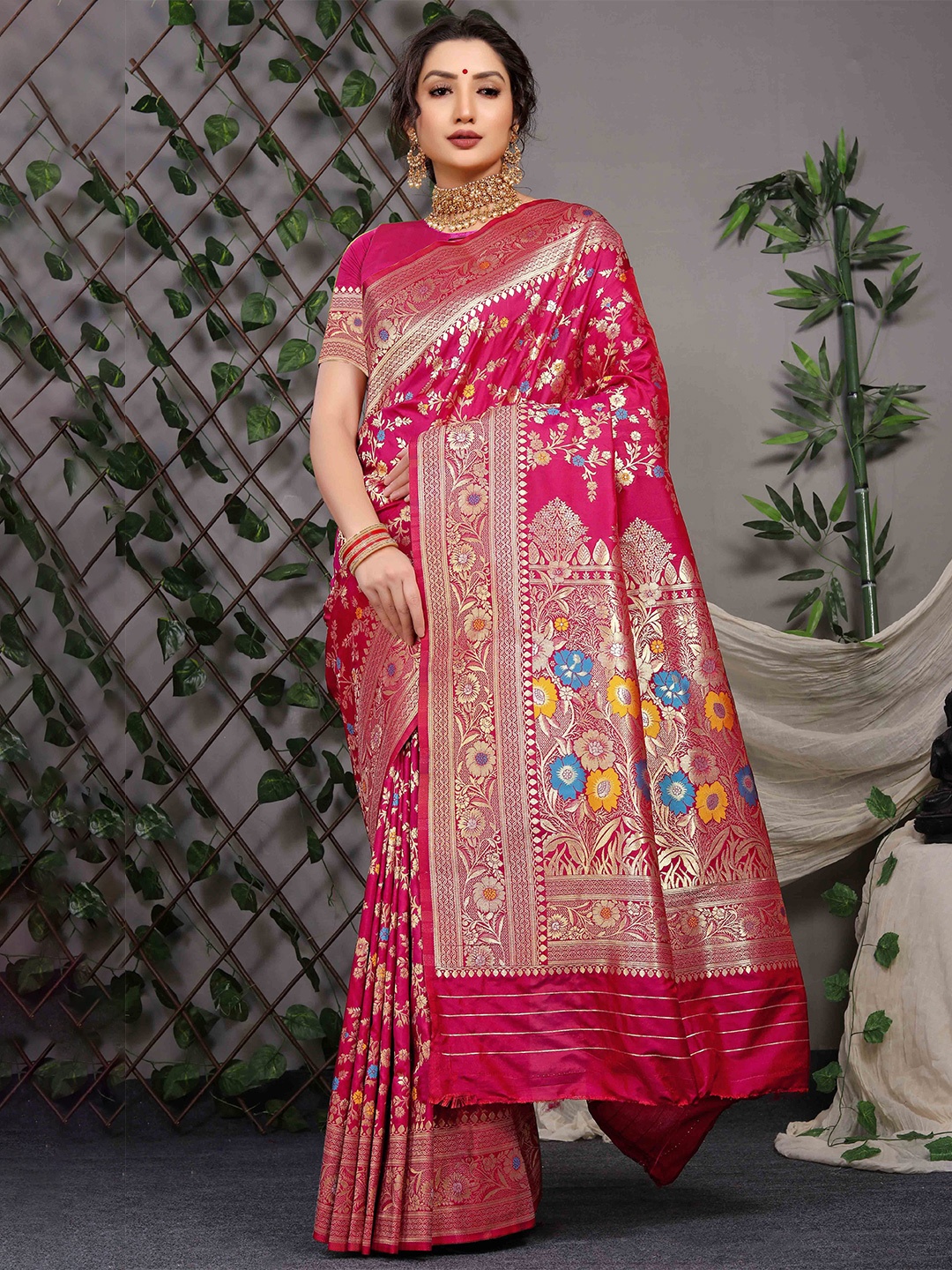 

Mitera Woven Design Zari Banarasi Saree, Magenta