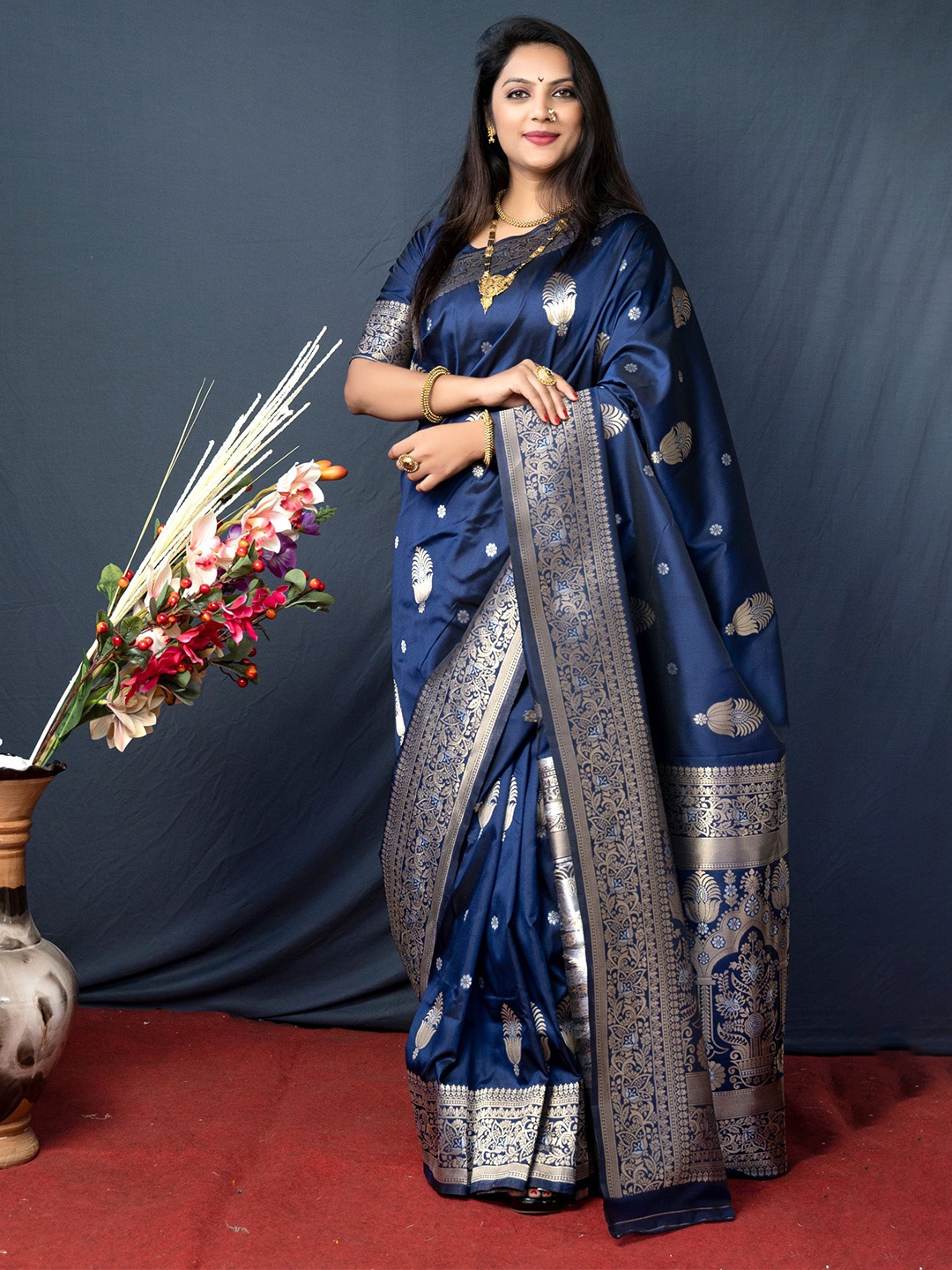 

Mitera Woven Design Zari Banarasi Saree, Navy blue