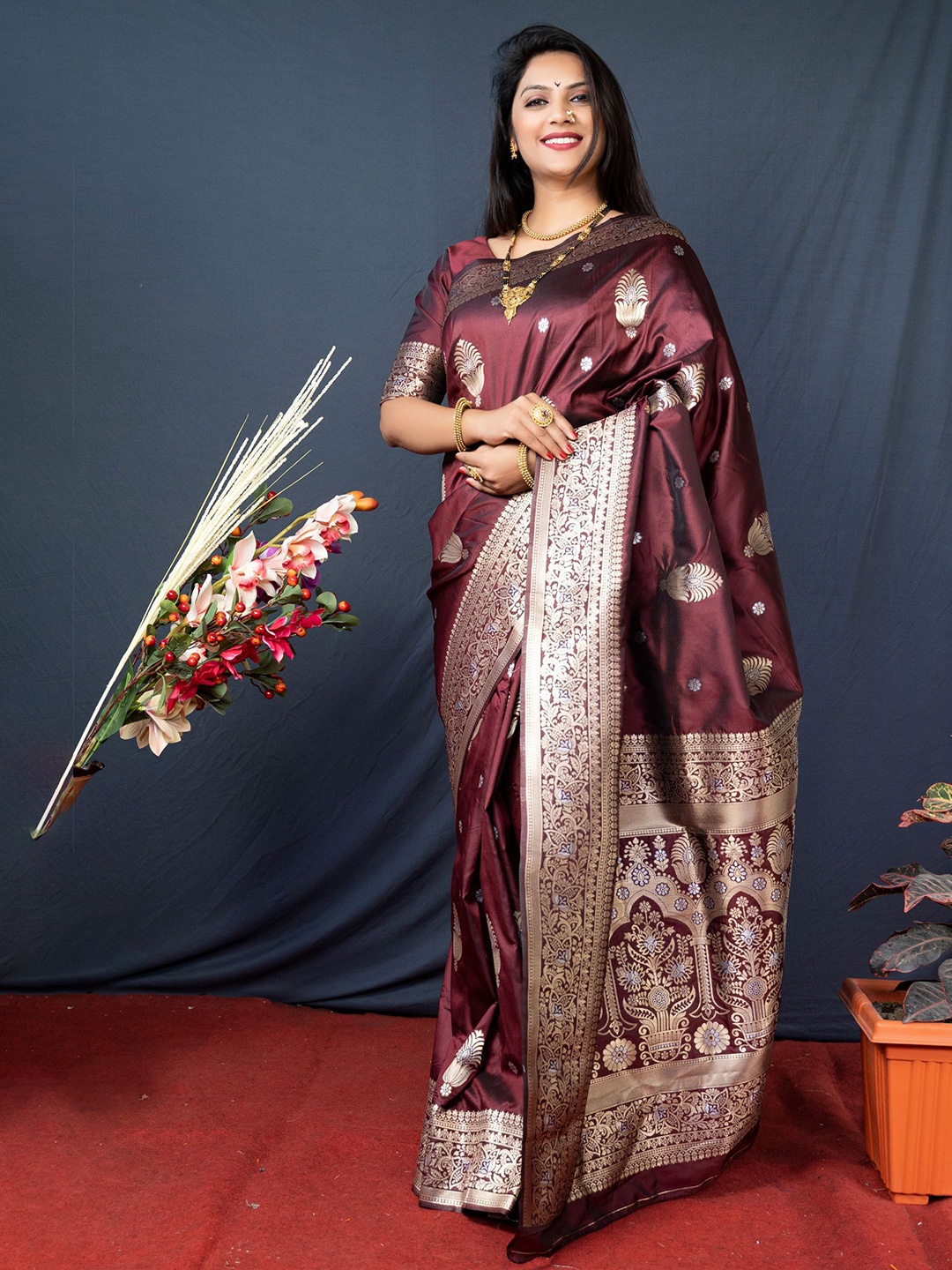 

Mitera Ethnic Motifs Zari Banarasi Saree, Brown