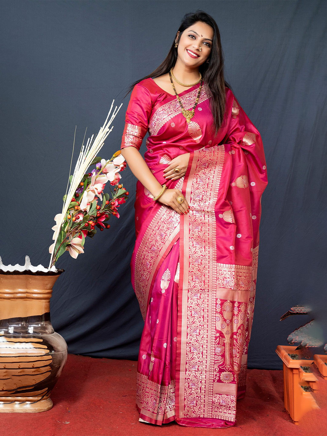 

Mitera Ethnic Motifs Woven Designed Zari Banarasi Saree, Red