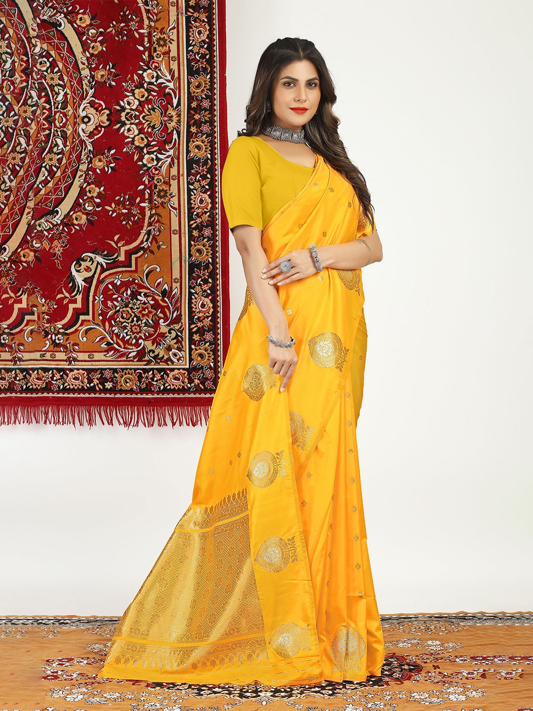 

Mitera Ethnic Motifs Woven Designed Zari Kanjeevaram Saree, Yellow
