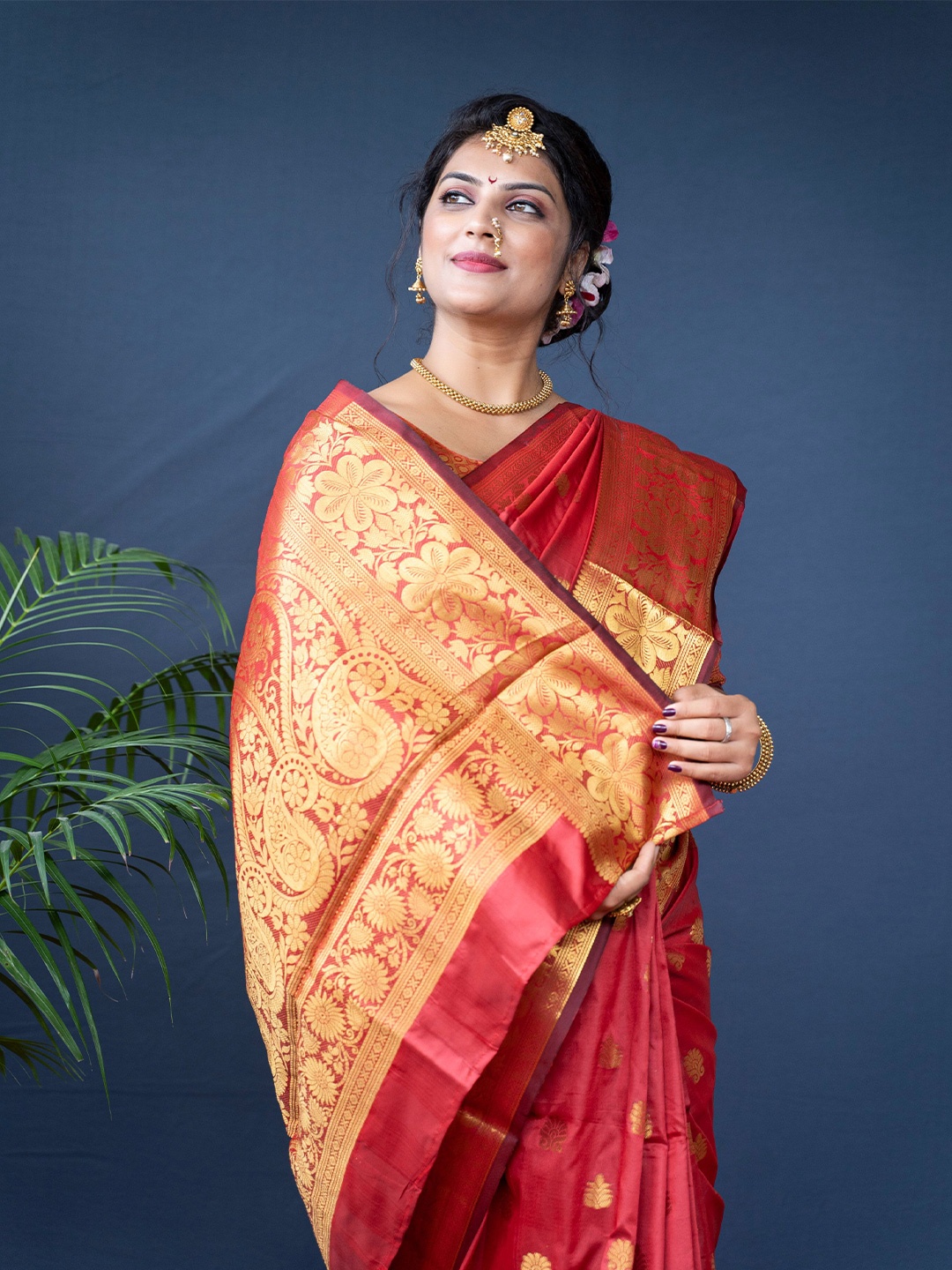 

Mitera Woven Designed Zari Kanjeevaram Saree, Red