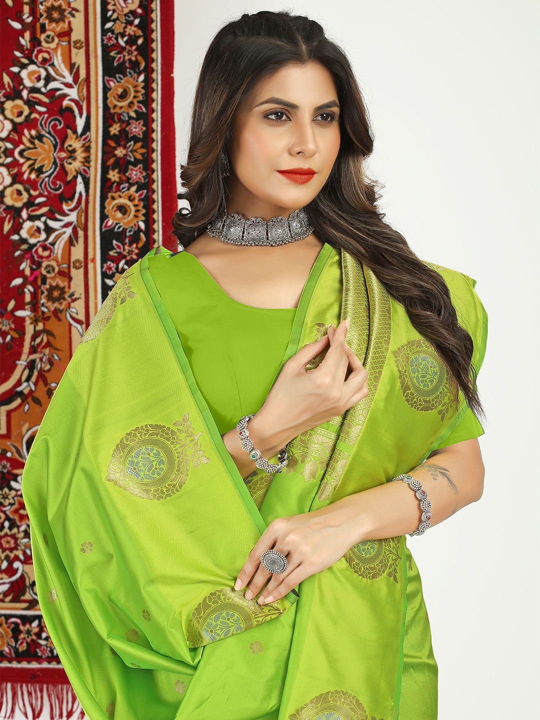 

Mitera Ethnic Motifs Woven Designed Zari Kanjeevaram Saree, Green