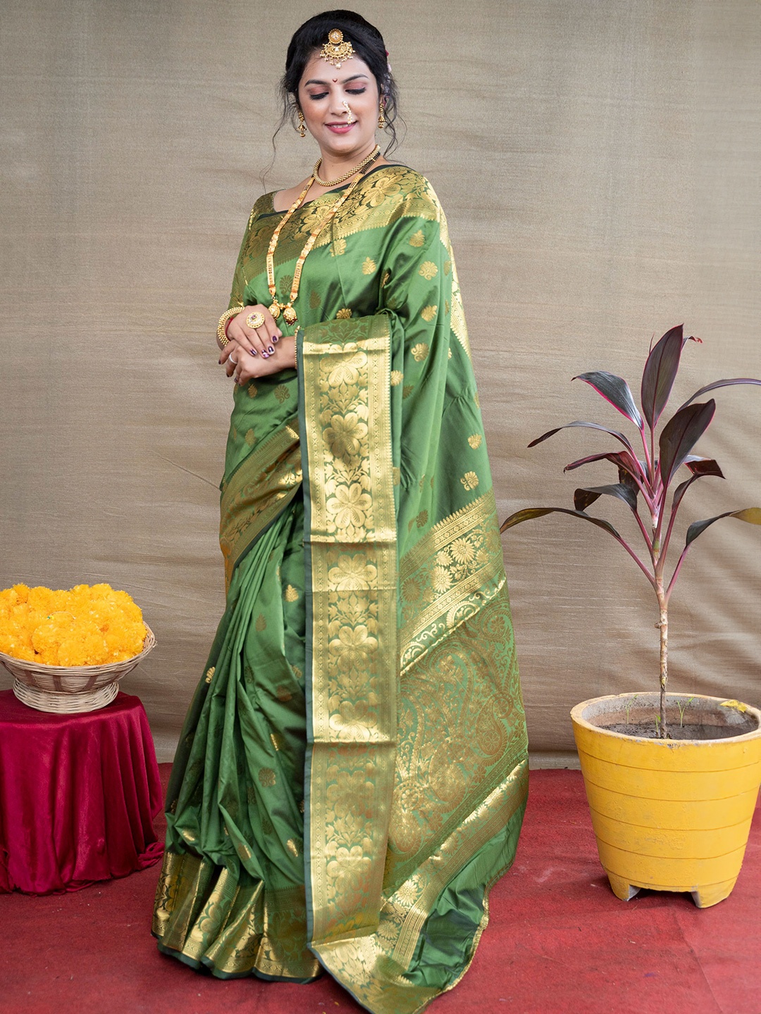

Mitera Ethnic Motifs Woven Designed Zari Kanjeevaram Saree, Green