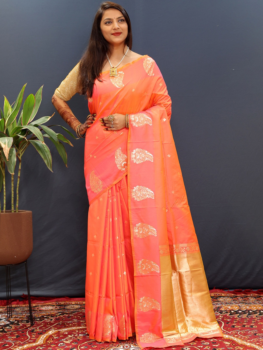 

Mitera Ethnic Motifs Woven Designed Zari Kanjeevaram Saree, Peach