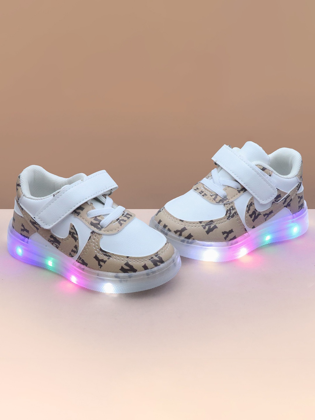 

FEETWELL SHOES Unisex Kids Printed PU Sneakers, Brown