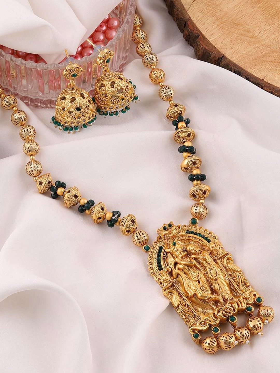

MANSIYAORANGE Gold-Plated Pearls Jewellery Set, Green
