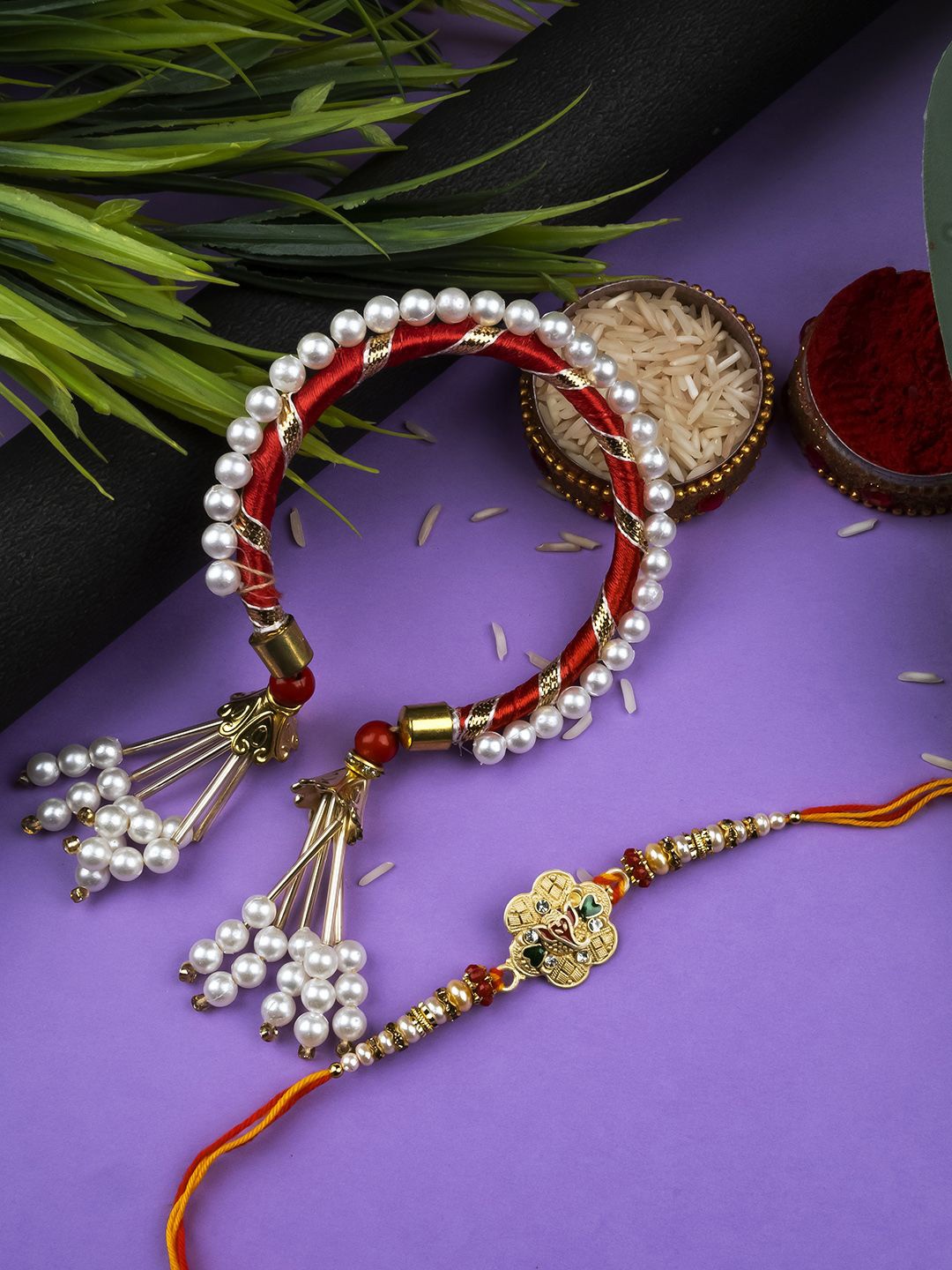 

StileAdda Beaded Thread Bhaiya Bhabhi Rakhis with Roli Chawal, Red