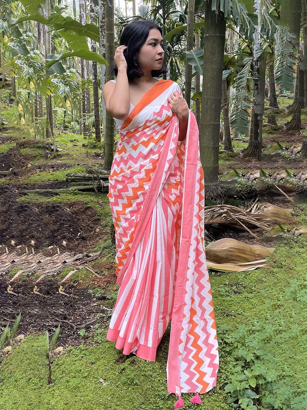 

MOGASU Geometric Printed Block Print Pure Cotton Saree, Orange