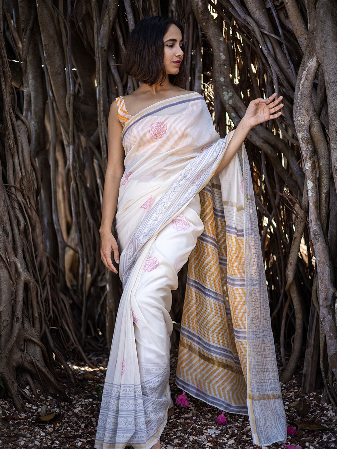 

MOGASU Ethnic Motifs Block Print Saree, Off white