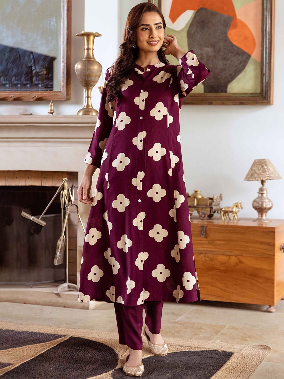 

KALINI Floral Printed Mandarin Collar Straight Kurta With Trousers, Burgundy