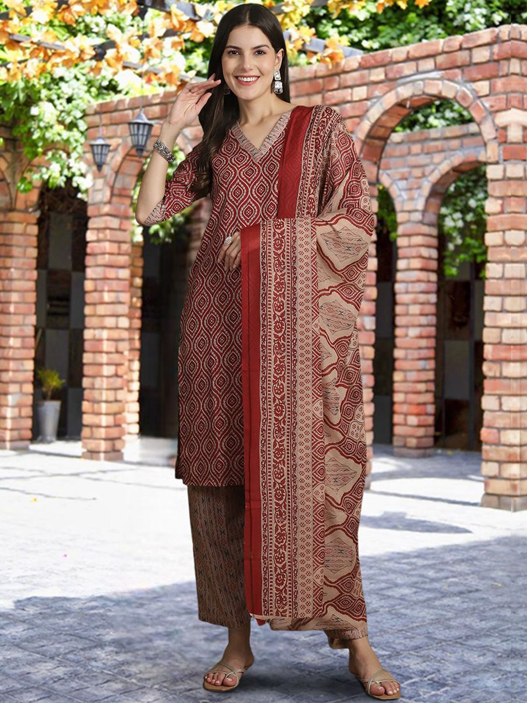 

7Threads Ethnic Motifs Printed V-Neck Straight Kurta With Trousers & Dupatta, Maroon