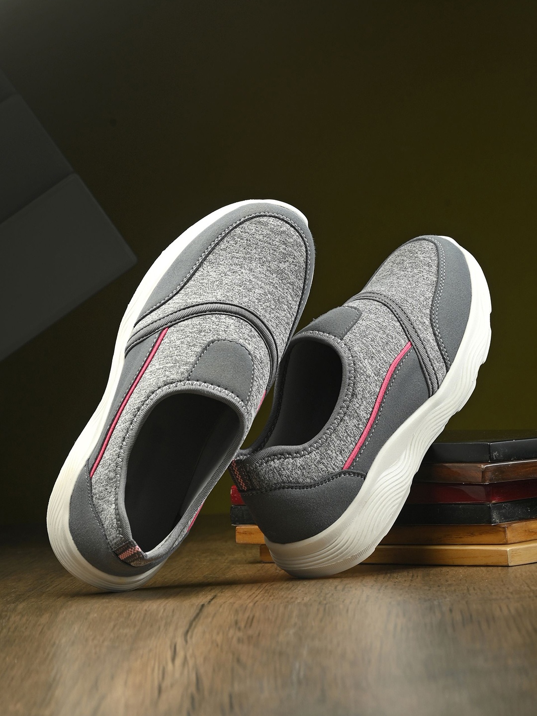 

HRX by Hrithik Roshan Women Textile Walking Shoes, Grey