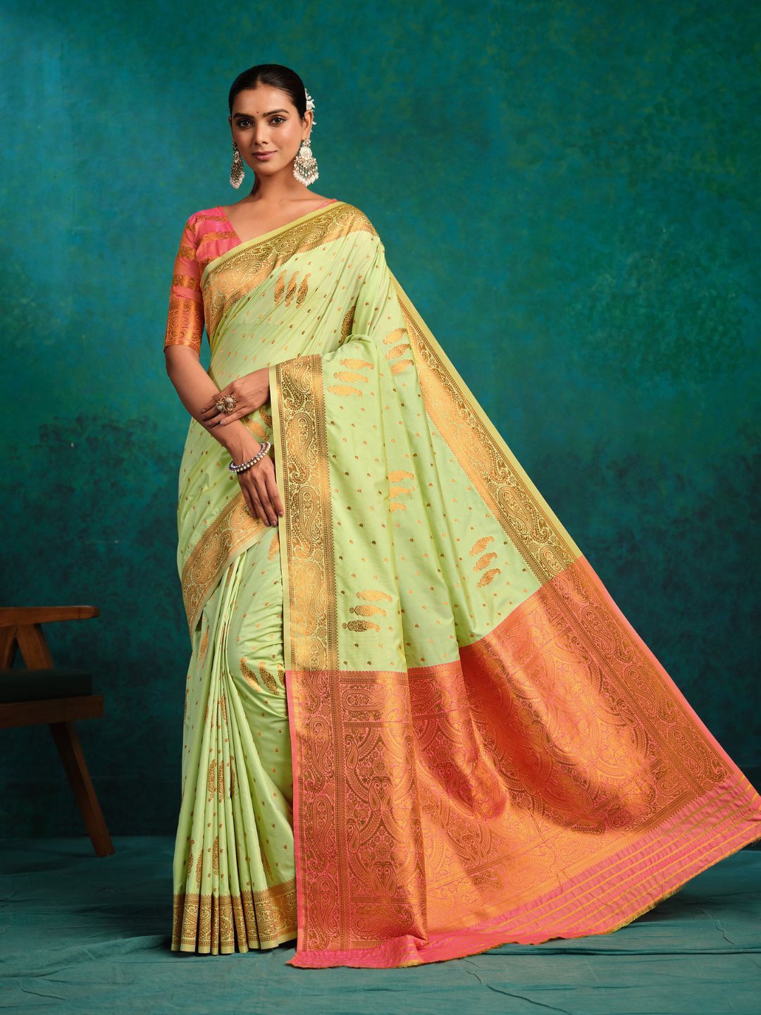 

Mitera Ethnic Motif Zari Woven Pure Silk Banarasi Saree, Green