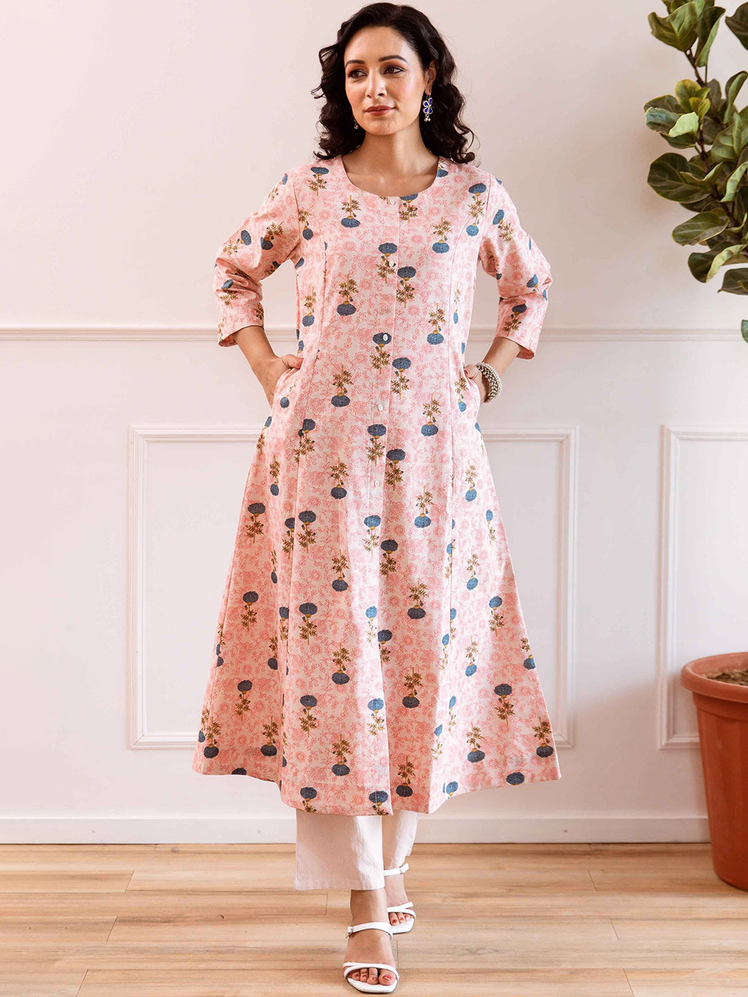 

Nehamta Floral Printed A-Line Kurta with Trousers, Pink