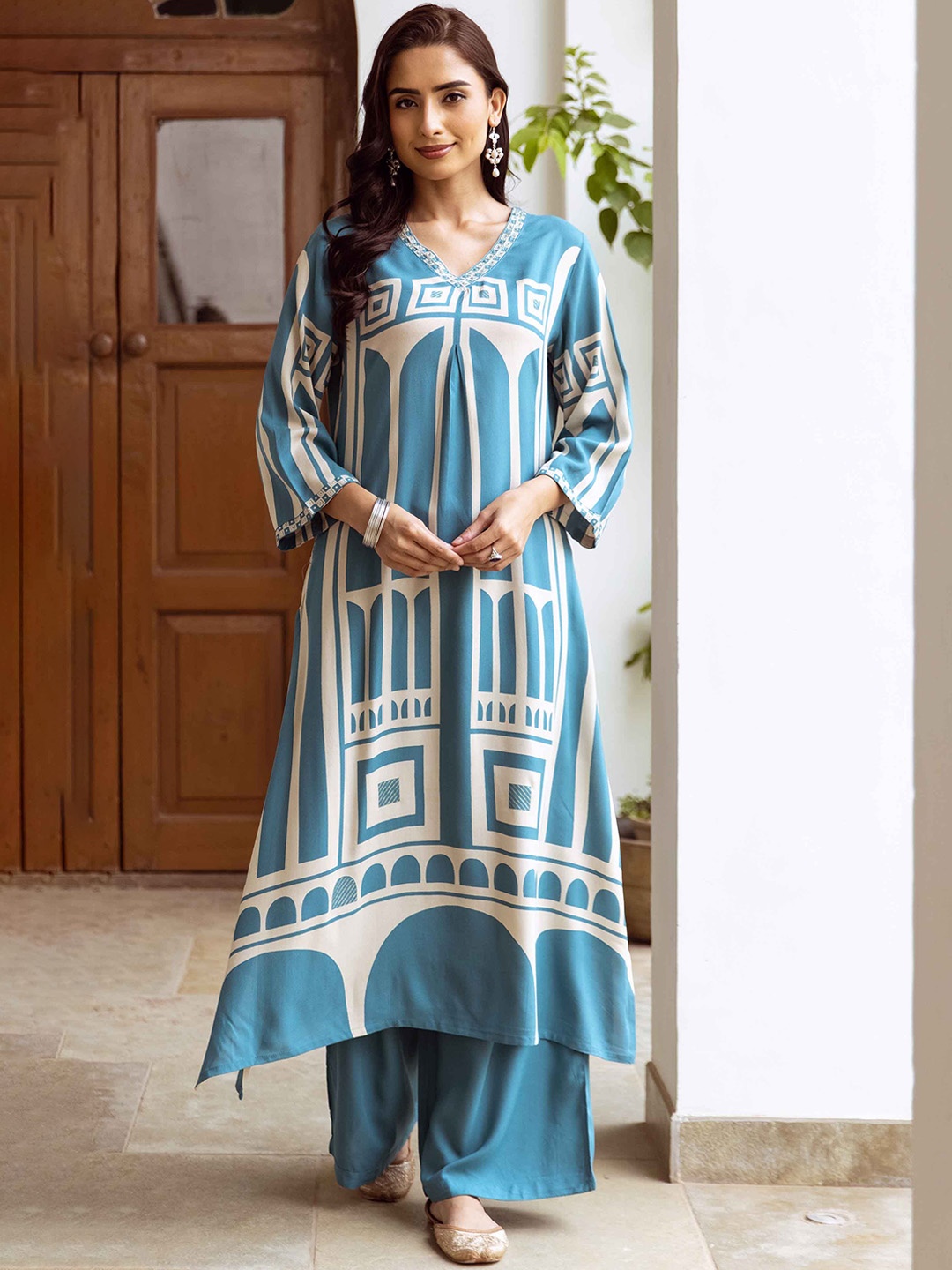 

Nehamta Printed A-Line Sequinned Kurta with Palazzos, Blue