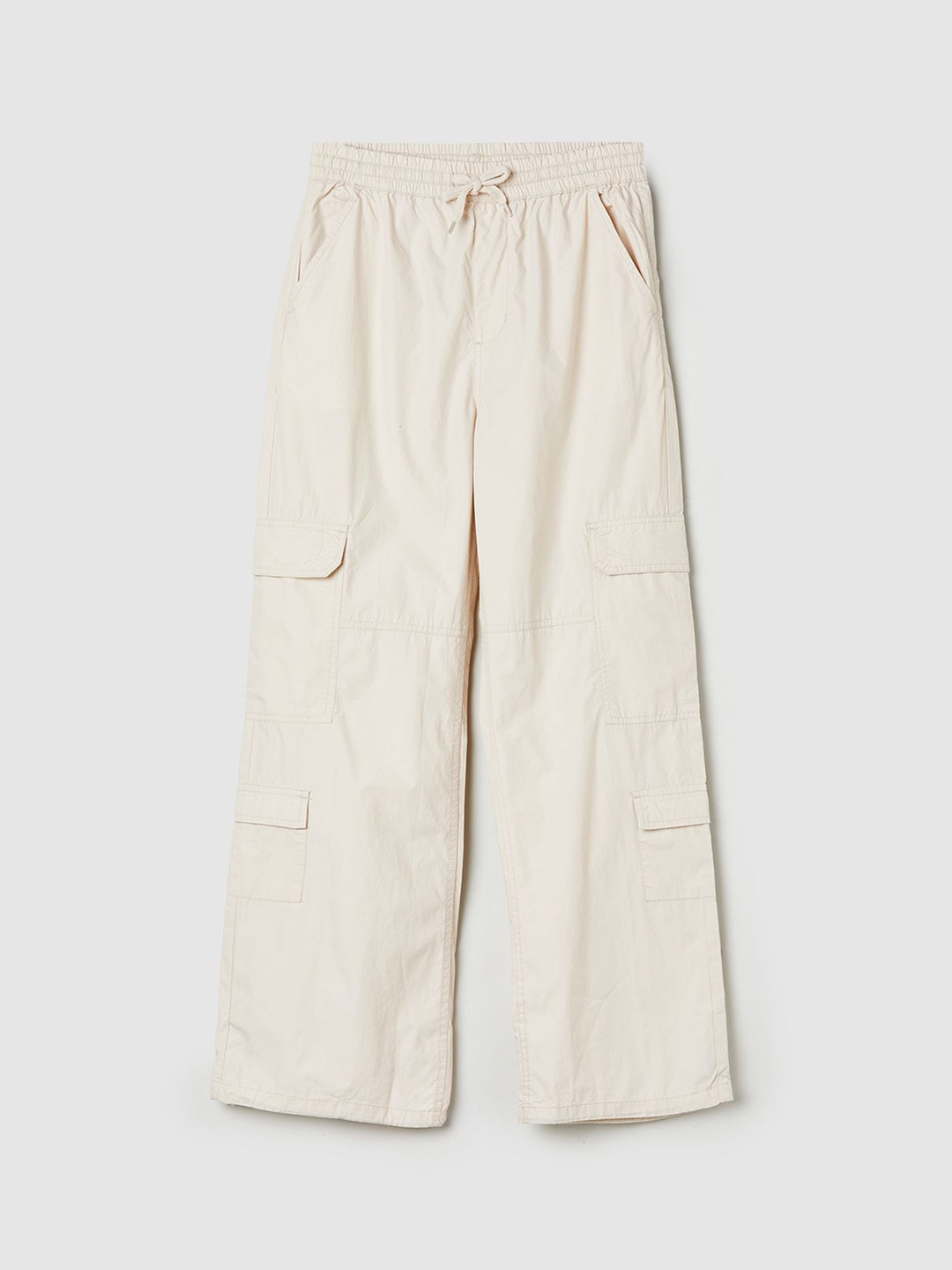 

max Boys Solid Cargos Trousers, Beige