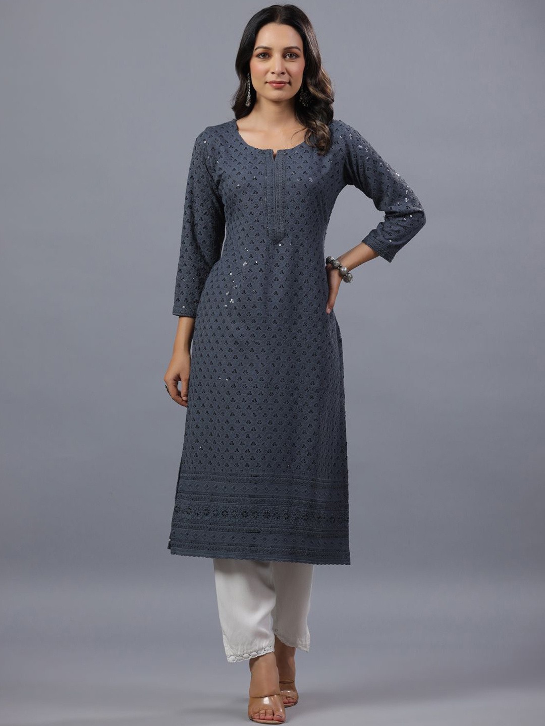 

Amchoor Floral Embellished Chikankari Pure Cotton Kurta, Grey