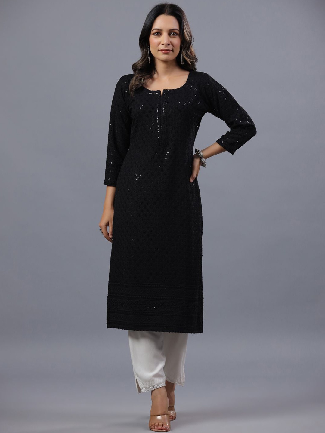 

Amchoor Floral Embellished Chikankari Pure Cotton Kurta, Black