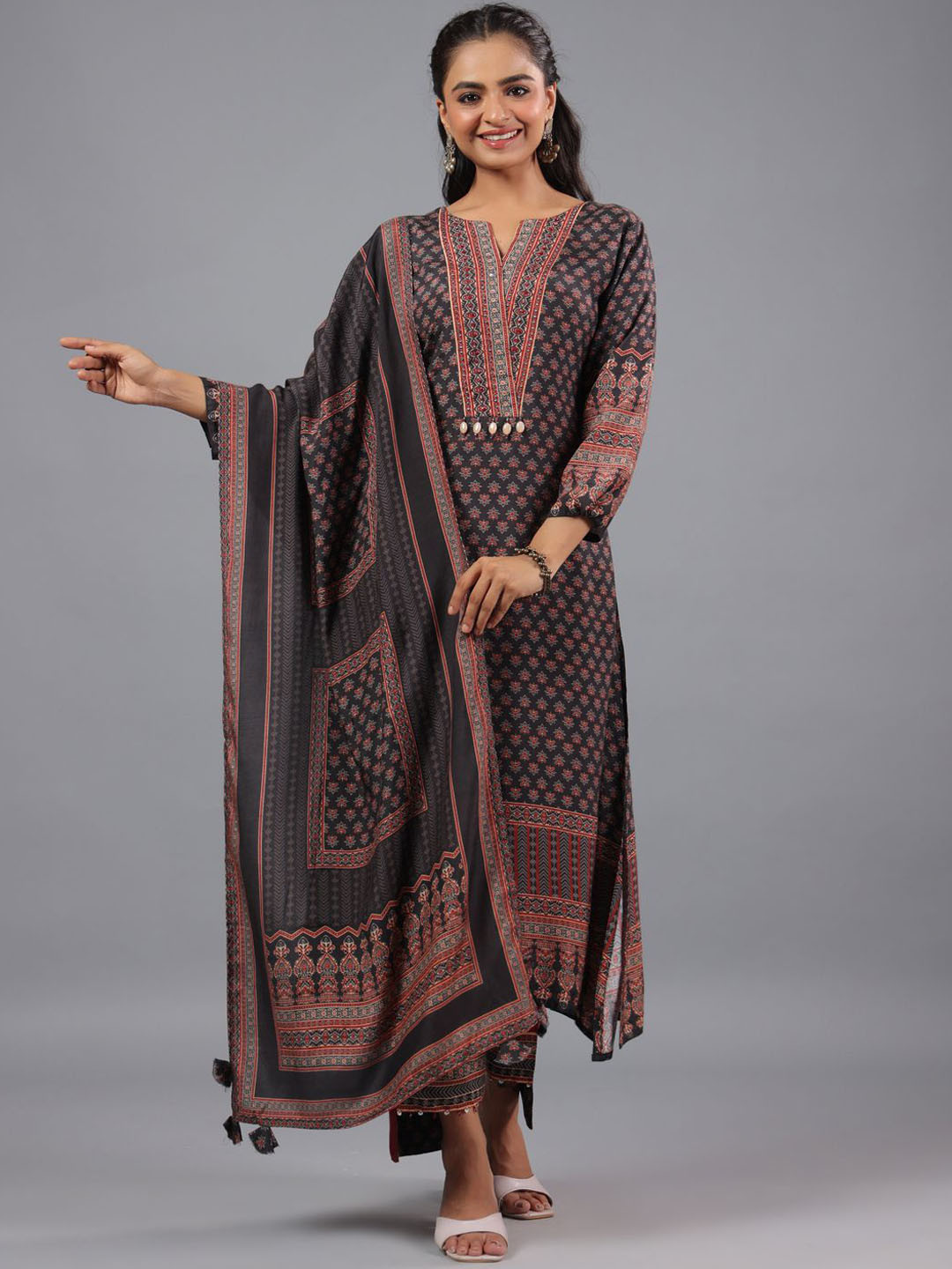 

Amchoor Floral Printed Straight Kurta With Trousers & Dupatta, Black