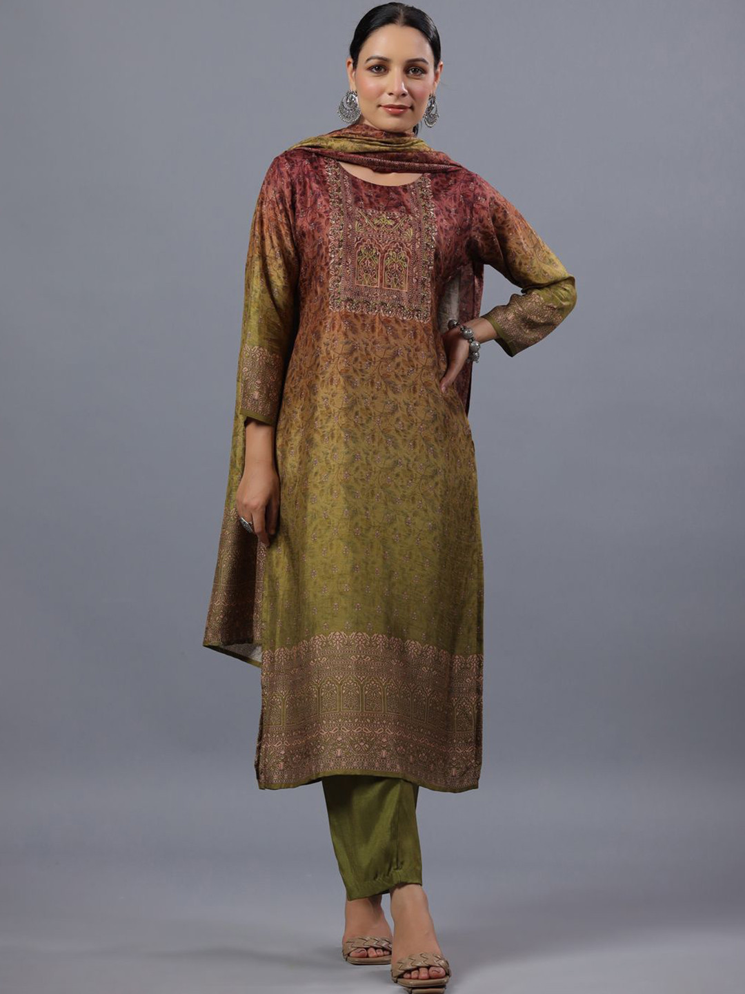 

Amchoor Floral Printed Sequinned Dupion Silk Kurta With Trousers & Dupatta, Green