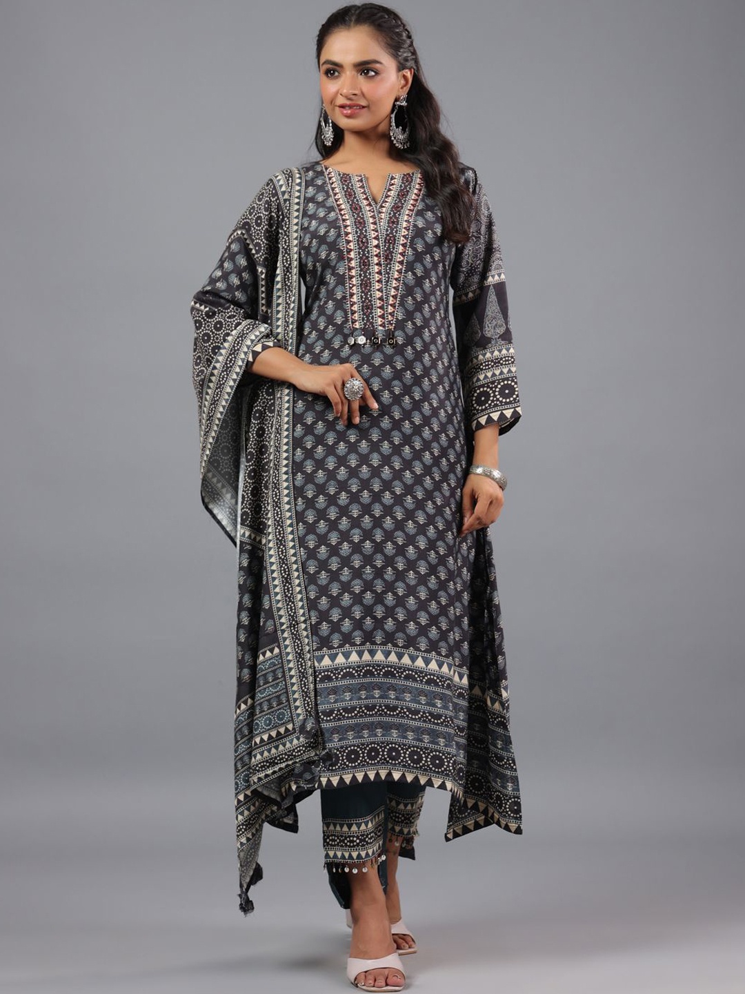 

Amchoor Floral Printed Straight Kurta With Trousers & Dupatta, Black