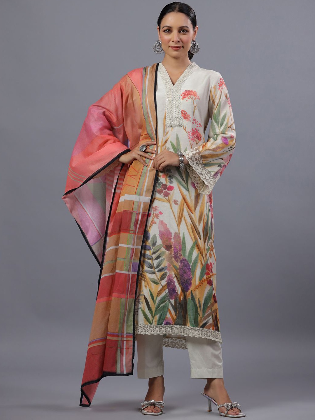 

Amchoor Floral Printed Regular Sequinned Kurta With Trousers & Dupatta, Beige