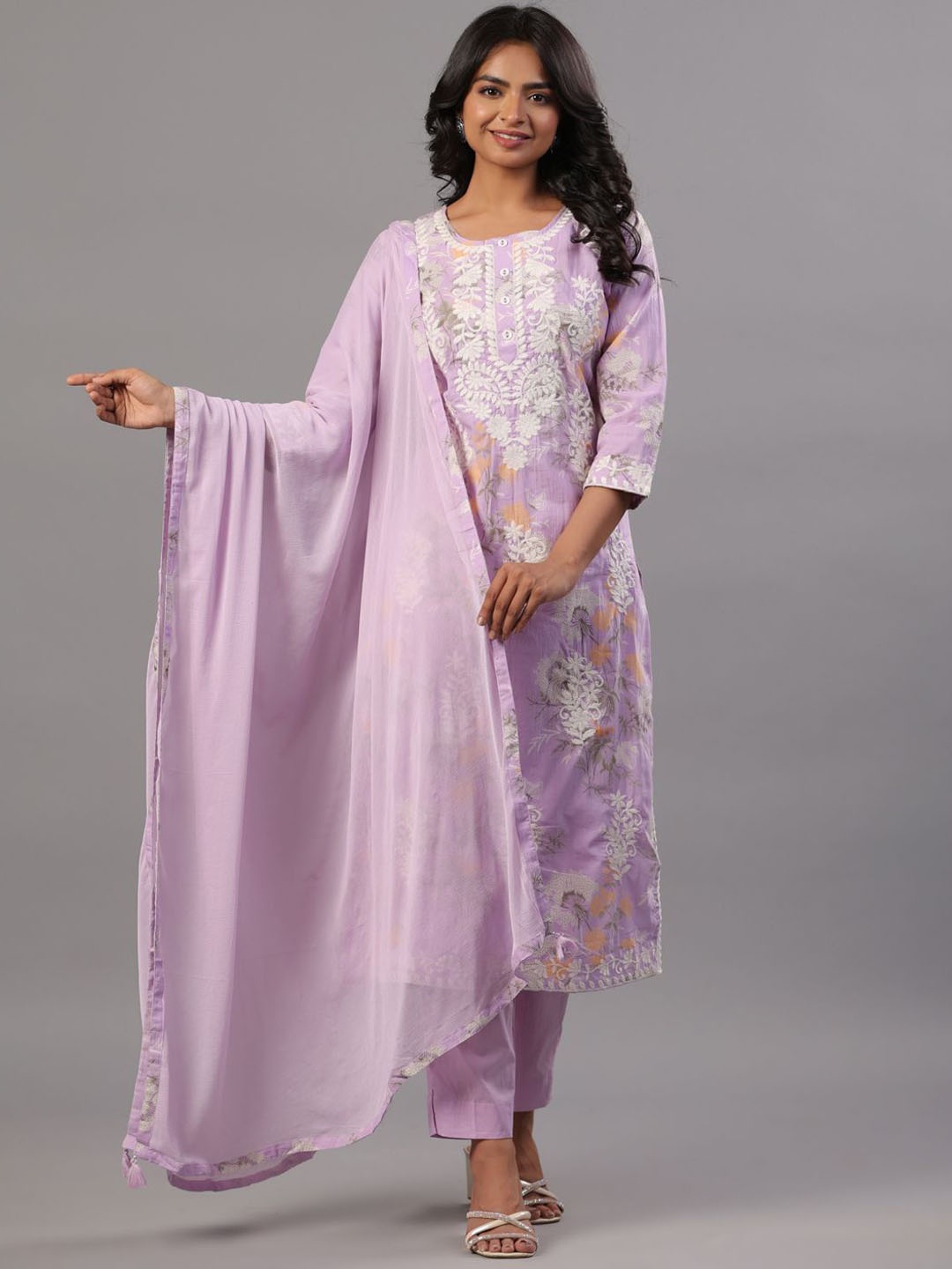 

Amchoor Floral Embroidered Regular Thread Work Kurta With Trousers & Dupatta, Purple