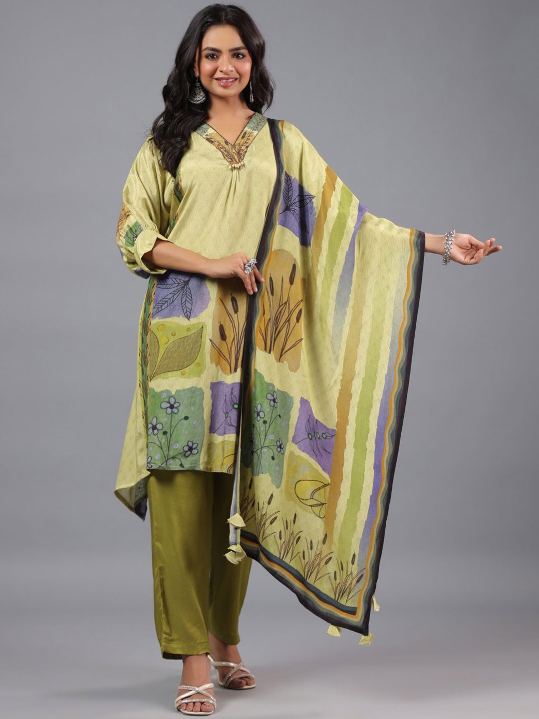 

Amchoor Floral Printed Regular Beads and Stones Kurta With Trousers & Dupatta, Fluorescent green