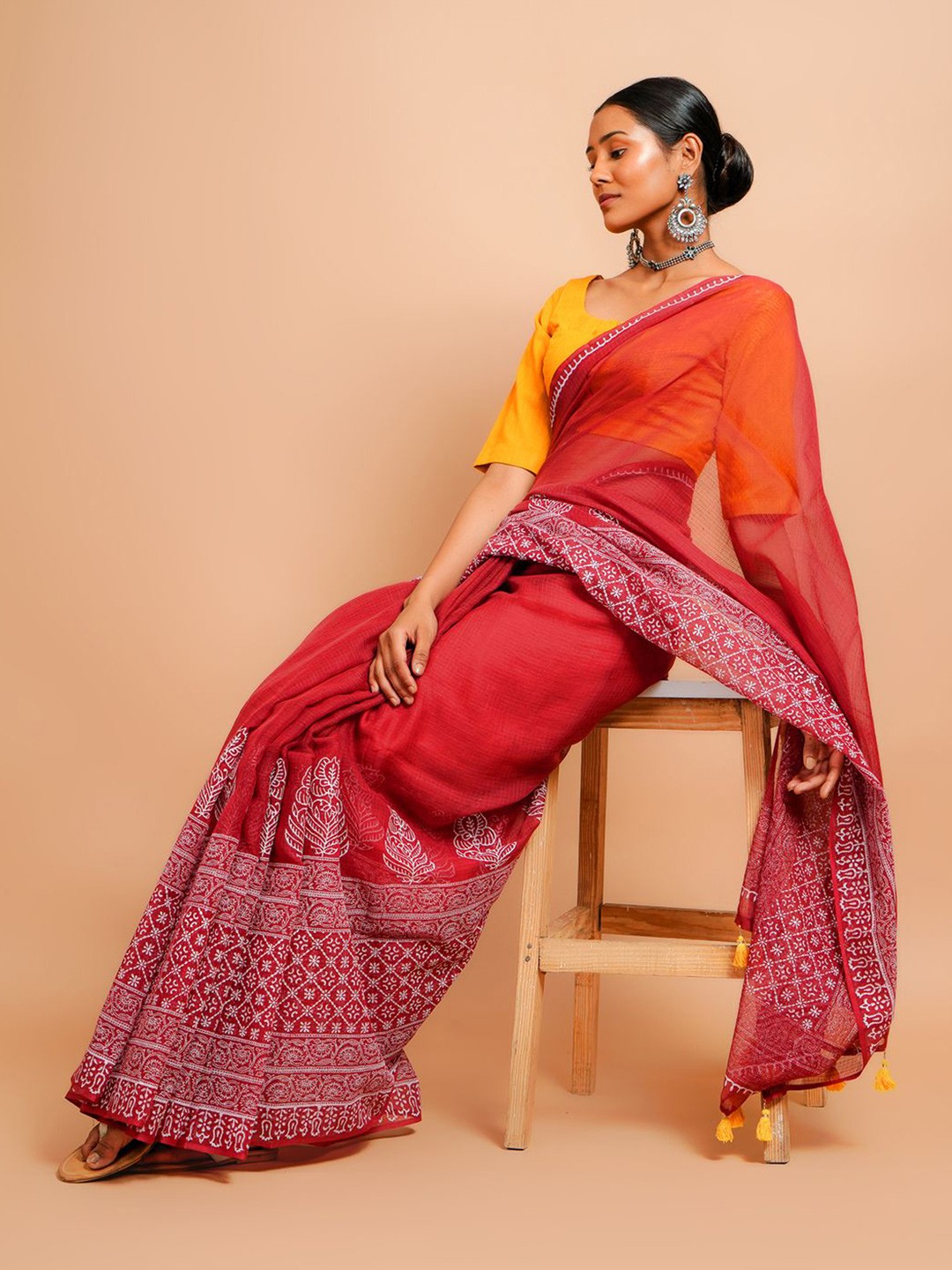 

Taavi Printed Cotton Kota Saree With Blouse Piece, Red