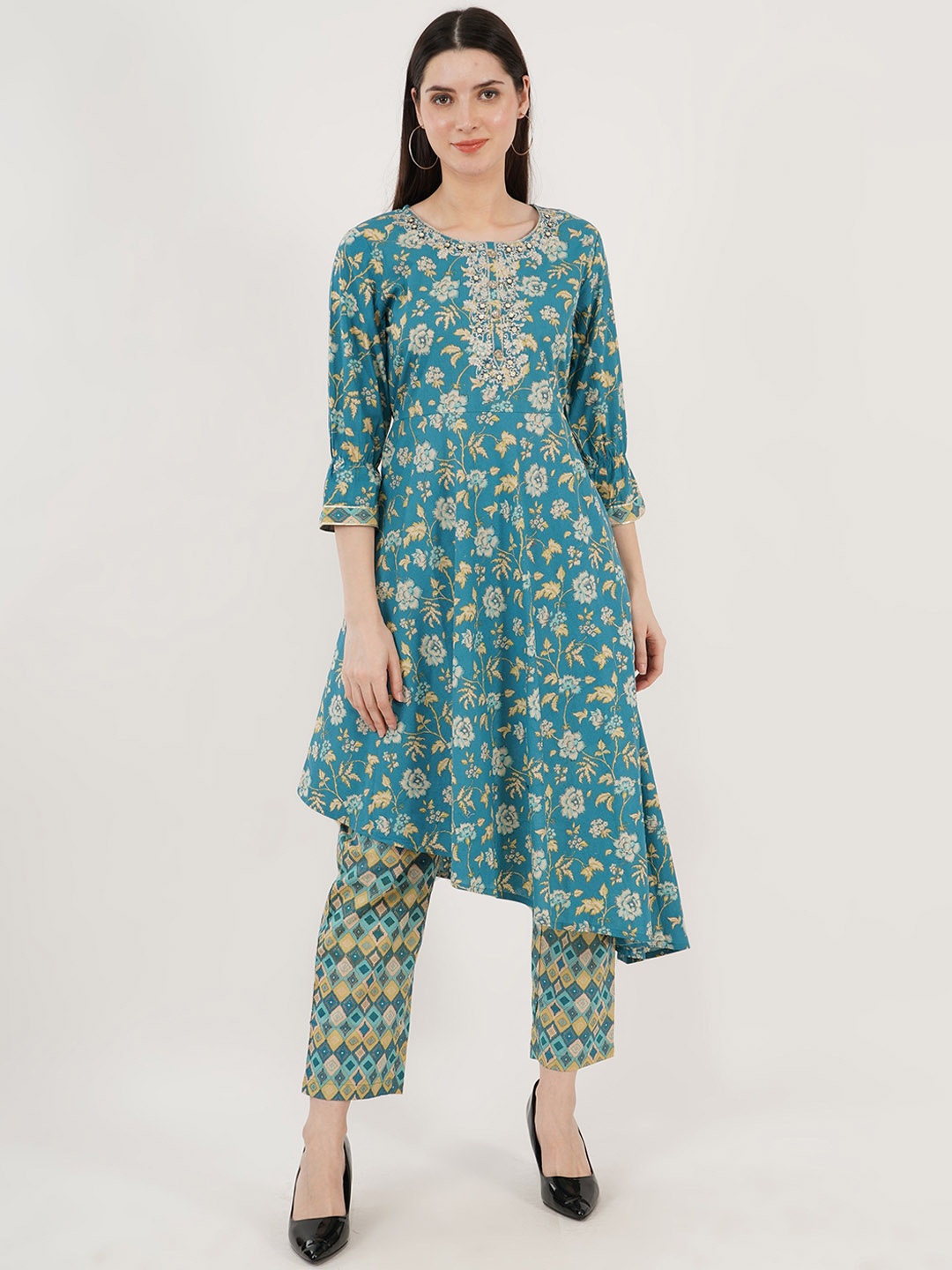 

Sonnesta Floral Printed A-Line Kurta with Trousers, Blue