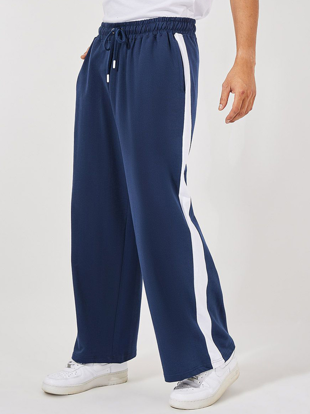 

Styli Men Extra Wide Leg Jogger With Contrast Stripe Detail, Navy blue
