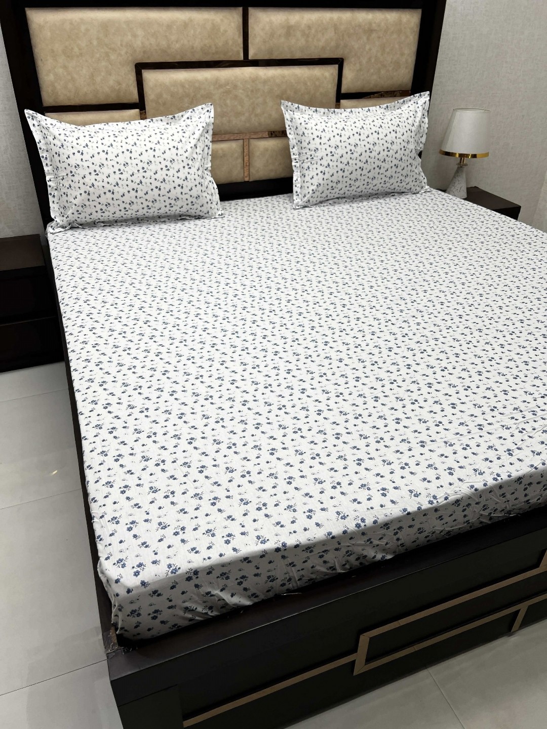 

Pure Decor Cotton King Size Fitted Double Bed Bedsheet With 2 Pillow Covers 6 X 6.3 X 1 ft, White
