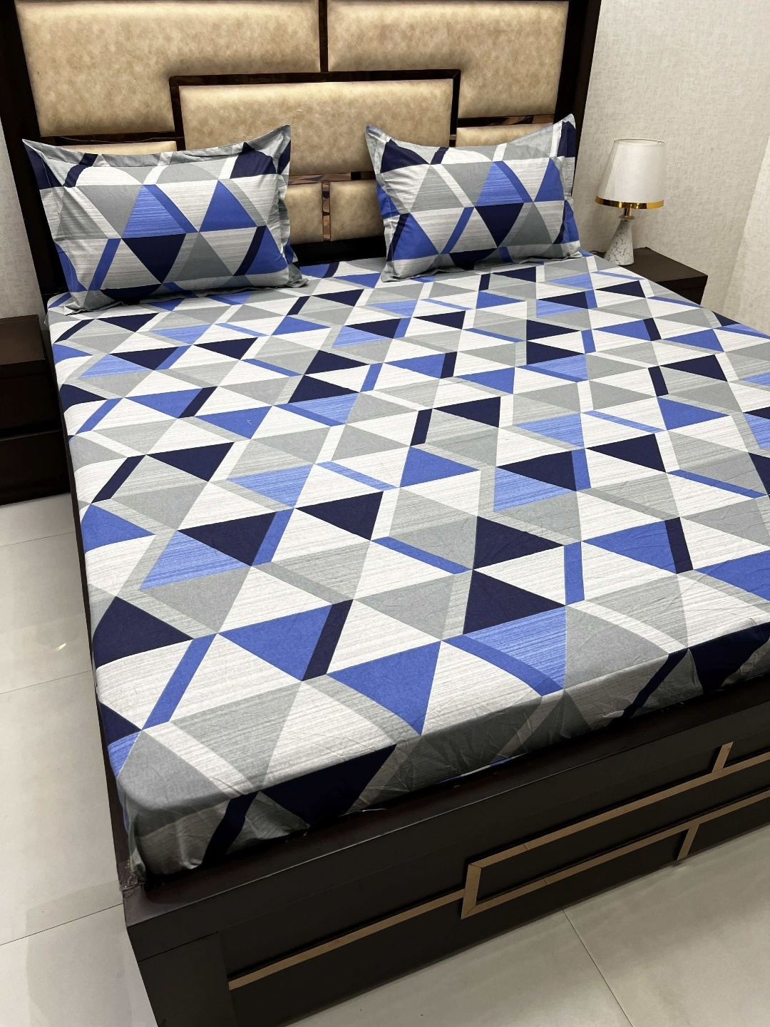 

Pure Decor Blue Printed 330 TC Fitted Pure Cotton Super King Bedsheet & 2 Pillow Covers